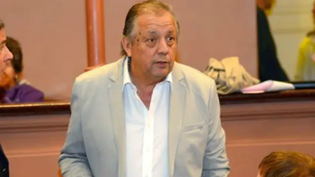 Denunciaron que el diputado Troncoso se les quedó con parte de sus sueldos