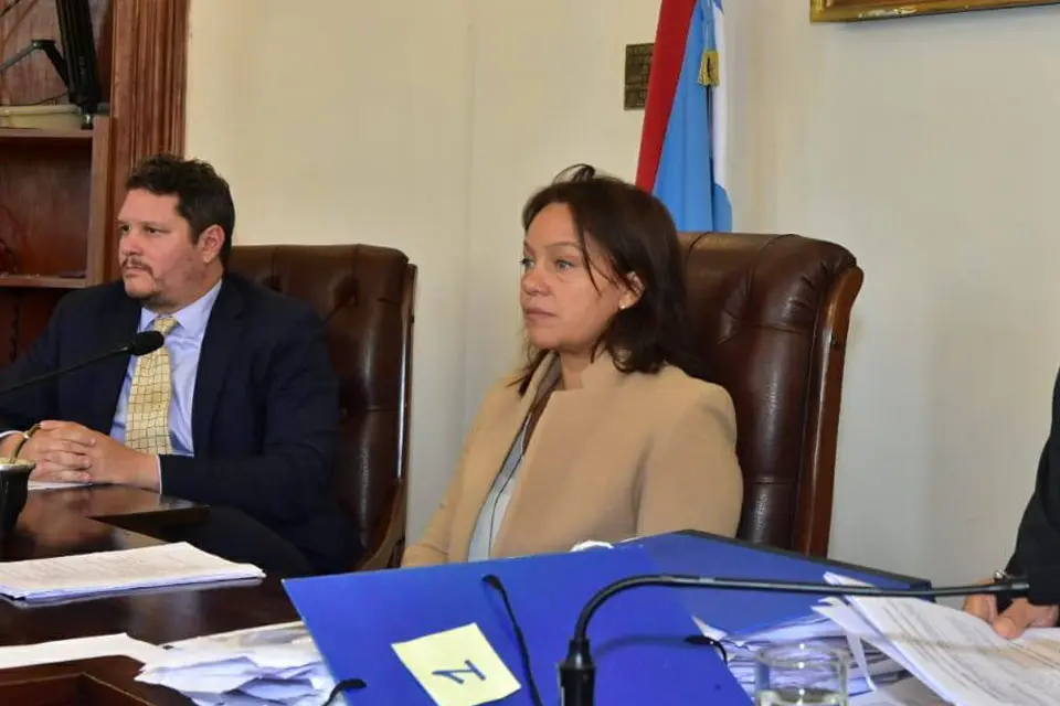 Los contratos en el HCD vuelven a estar en la mira