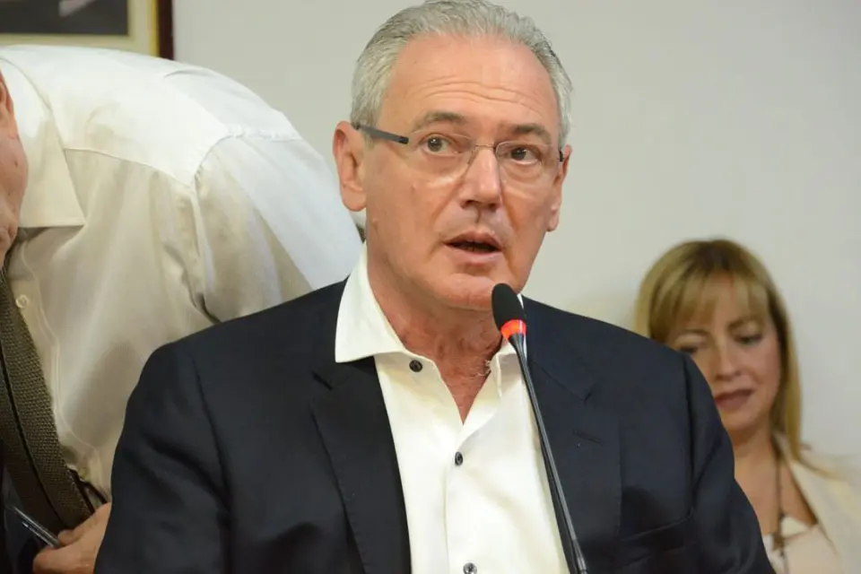 Benedetti arrancó la campaña con críticas al presupuesto de Bordet