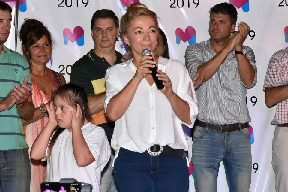 Diputada quiere suceder a su esposo en Colón