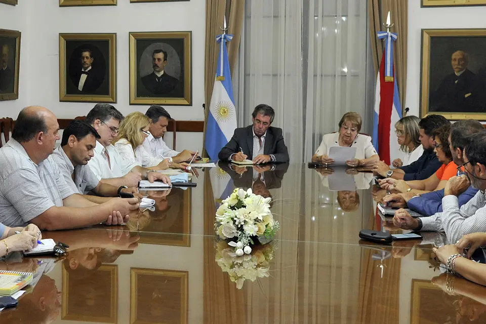 AGMER pidió 14% de 2018 y comenzar a negociar aumento 2019