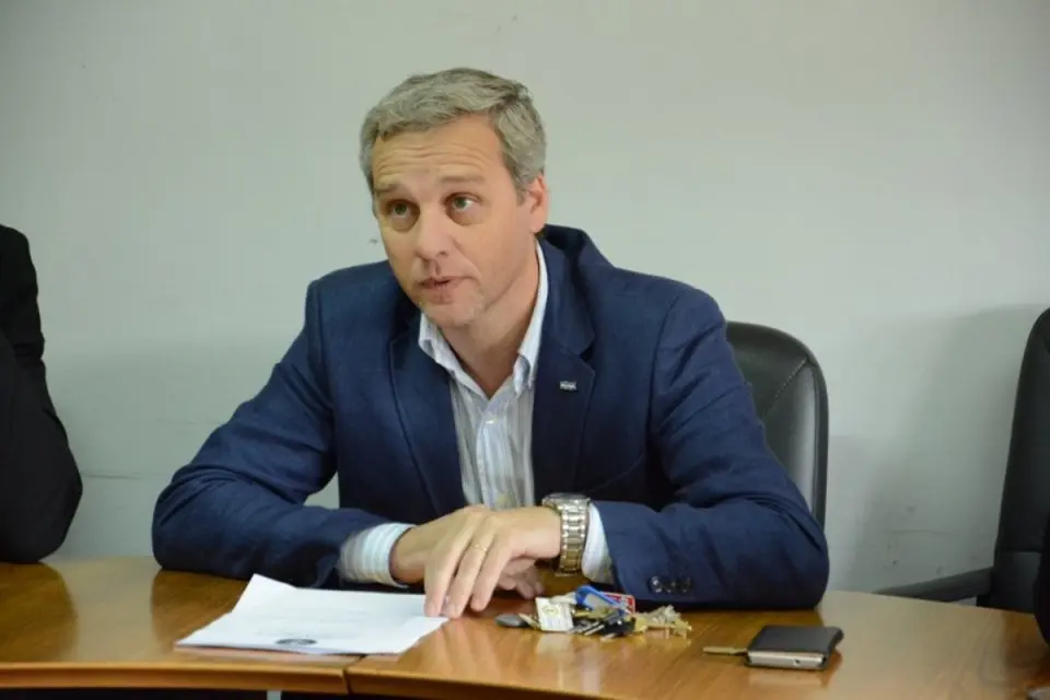 Un senador quiere ser intendente nuevamente