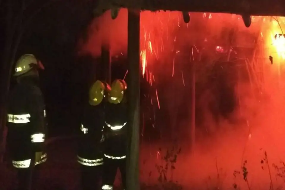 Sospechan relación entre un incendio y la campaña