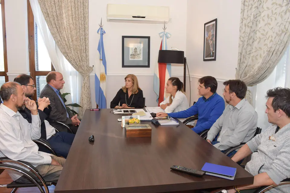 Los partidos políticos podrán designar veedores