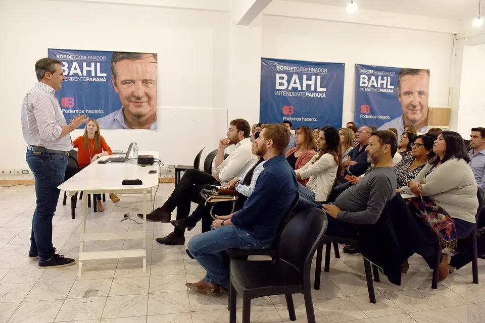 Bahl muestra parte de su equipo