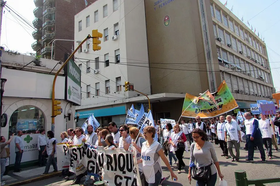Cambiemos quiere limitar los paros docentes