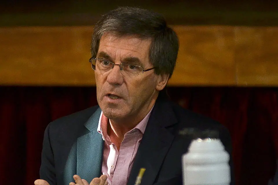 Ballay defendió la oferta a docentes con cláusula gatillo trimestral