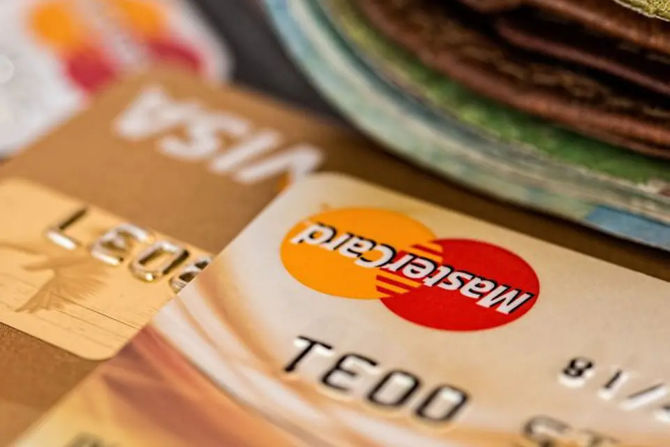 Las compras en el exterior tendrán un impuesto del 30%