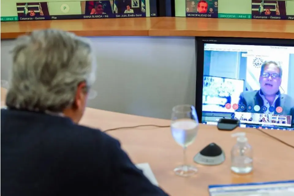 Alberto atendió por videoconferencia a un intendente entrerriano