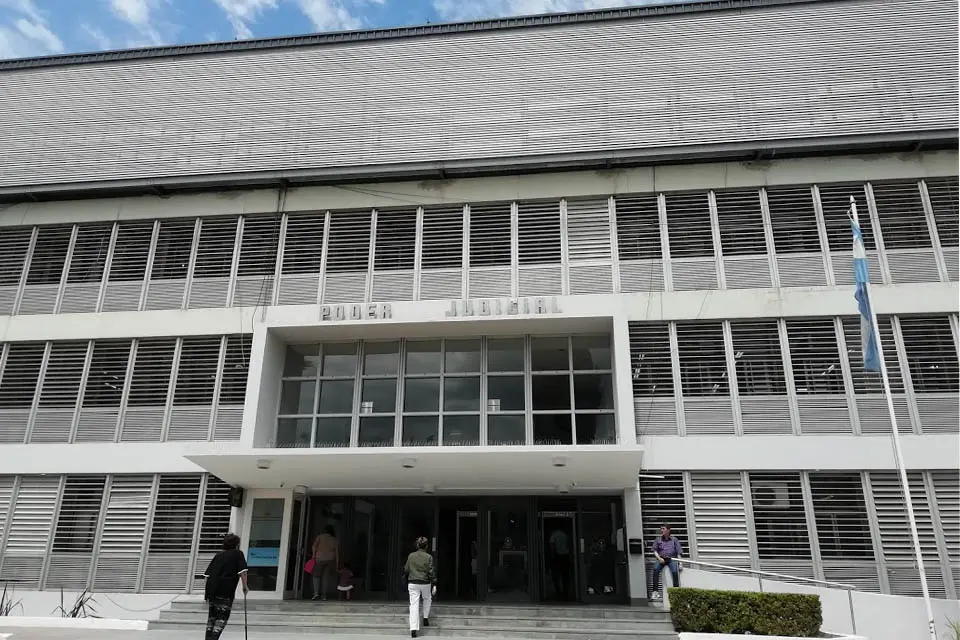 Quieren que la justicia no tenga vacaciones