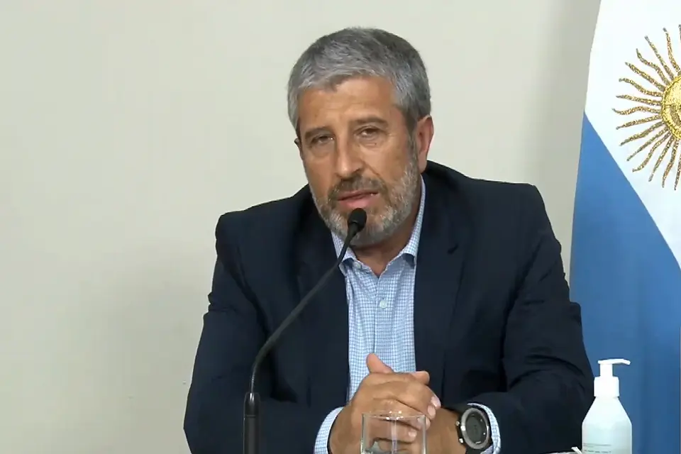 Elías se va en plena reforma jubilatoria e históricas amenazas de armonización
