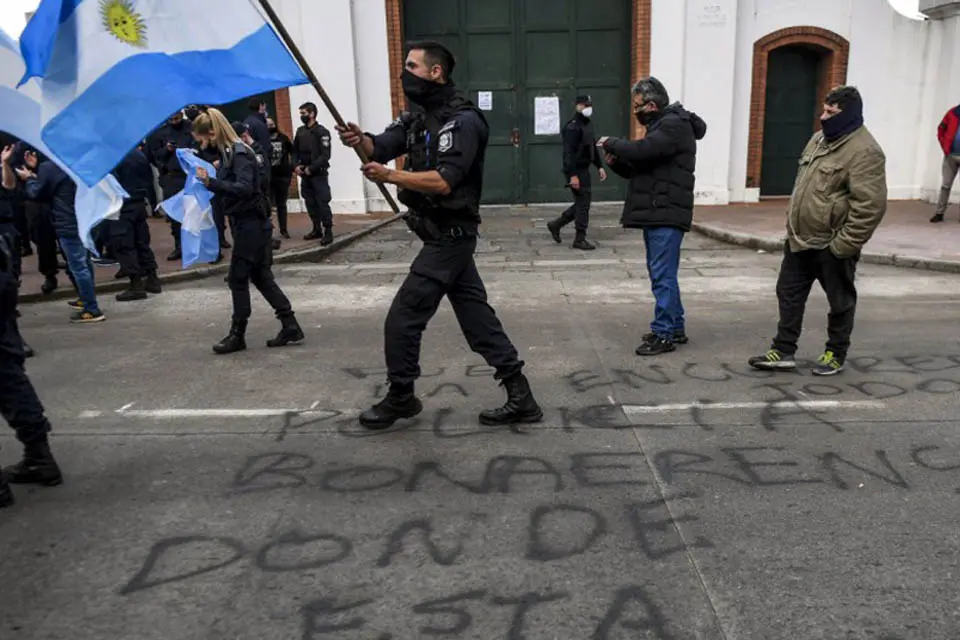 Bordet, intendentes y legisladores repudiaron a los policías en Olivos