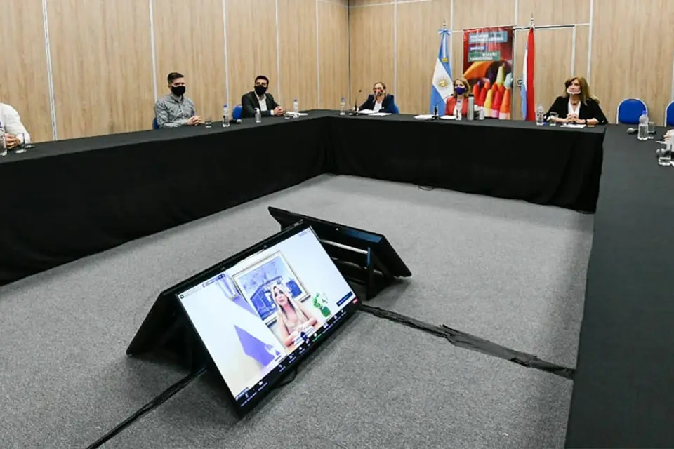 La Primera Dama en Zoom con Stratta, Paira y Romero