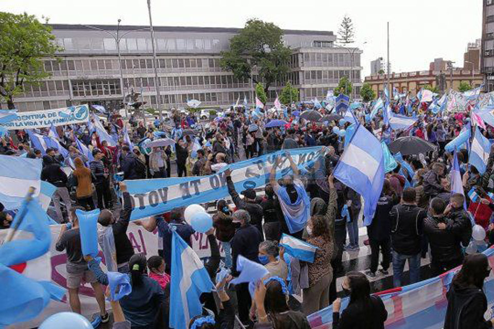 Sumario contra empleado por usar Tribunales para reclamo celeste