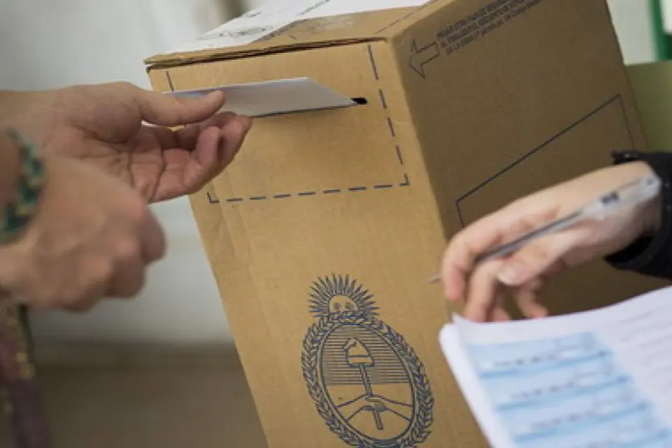 Gobernadores piden suspender las Paso 2021