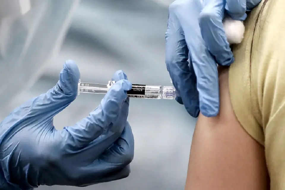 Descartan reinfección por la vacuna