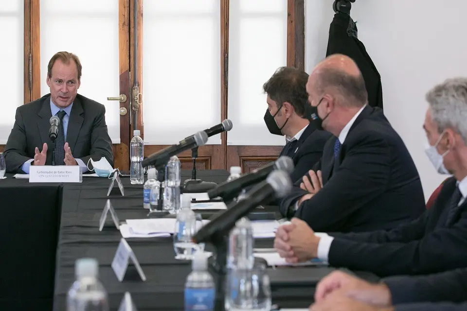 Bordet quiere buques argentinos en la Hidrovía Paraná-Paraguay