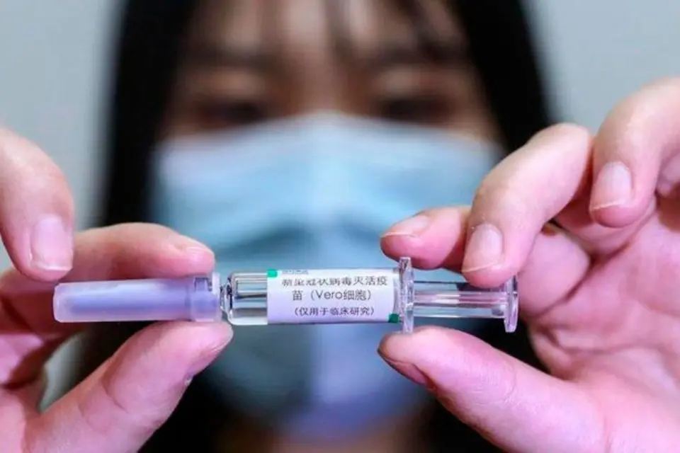 Autorizan la Sinopharm para mayores de 60