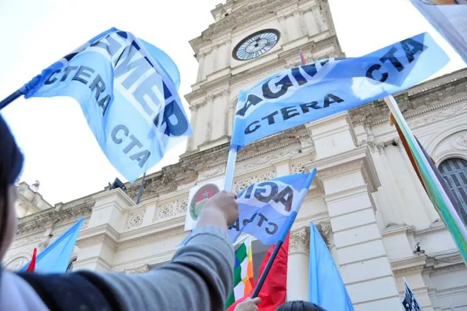 Nueva convocatoria a los gremios docentes