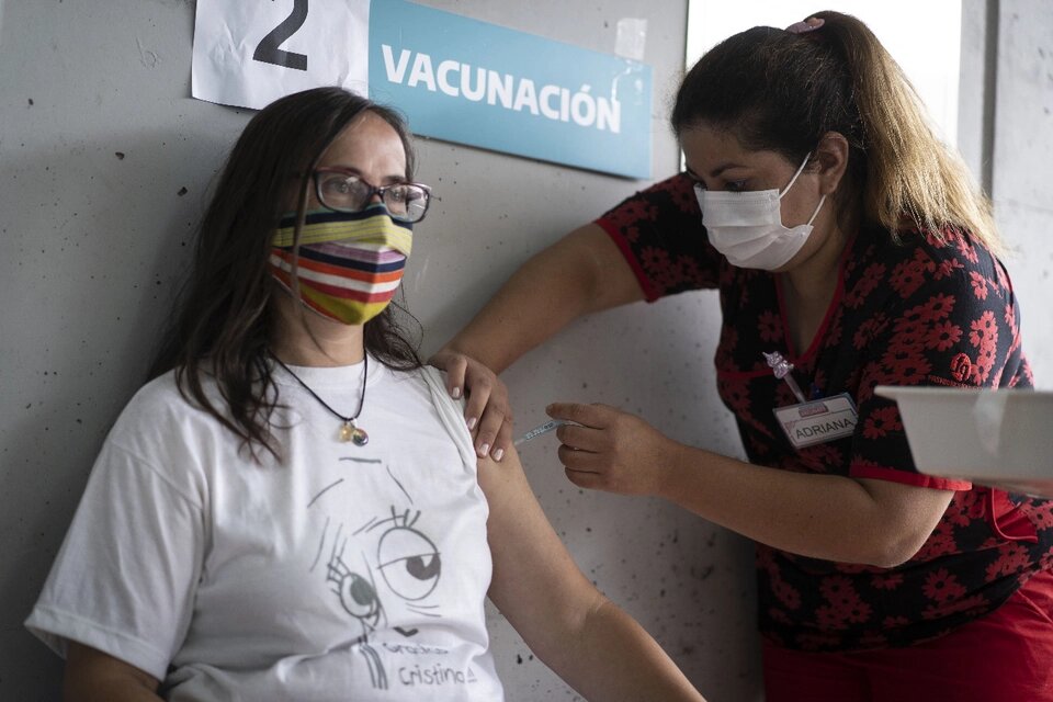 ¿Por qué una persona vacunada puede contagiarse?