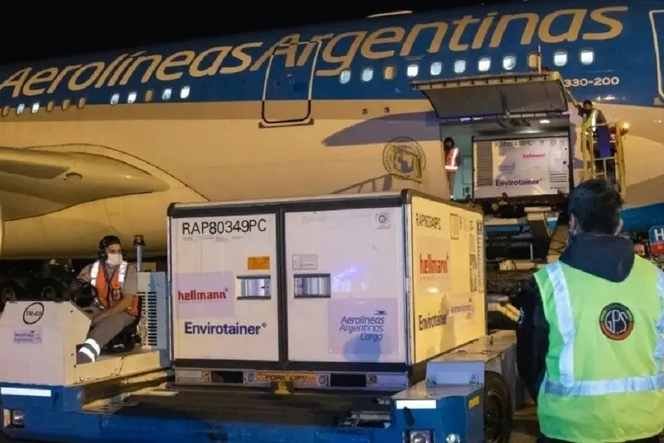Polémica por la decisión de que las provincias compren vacunas