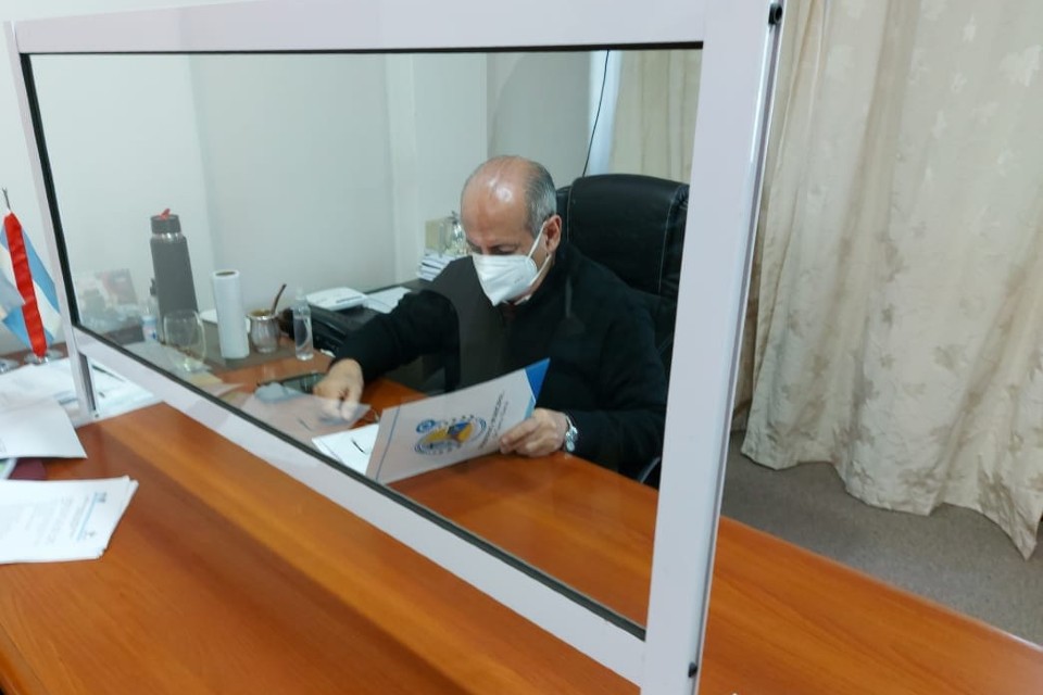 Intendente ofrece dinero para comprar vacunas