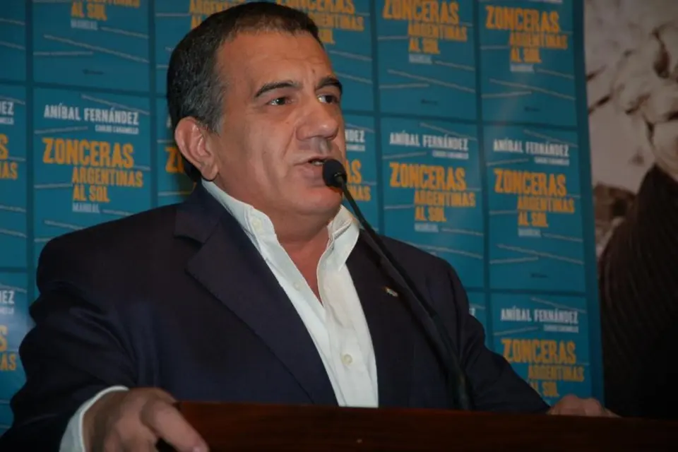 “La UCR propone el diálogo a las patadas”