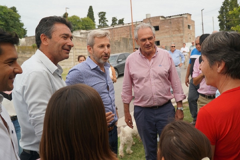 Frigerio junto a Benedetti en un mensaje al radical