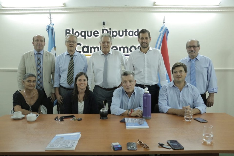 Diputados opositores se meten en la elección del nuevo vocal