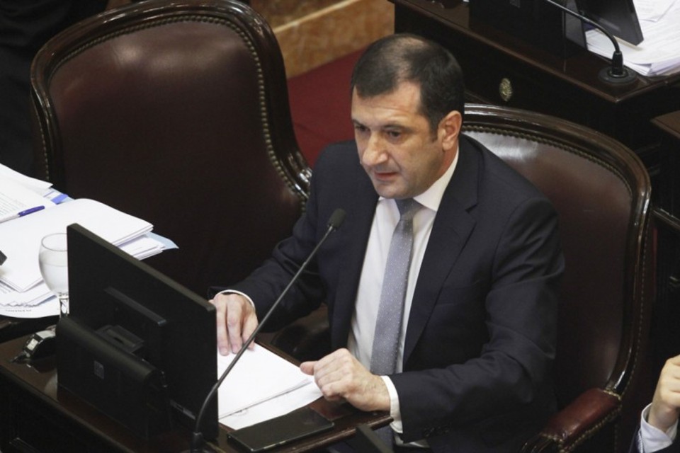 Kueider insiste con la energía después del papelón en Diputados