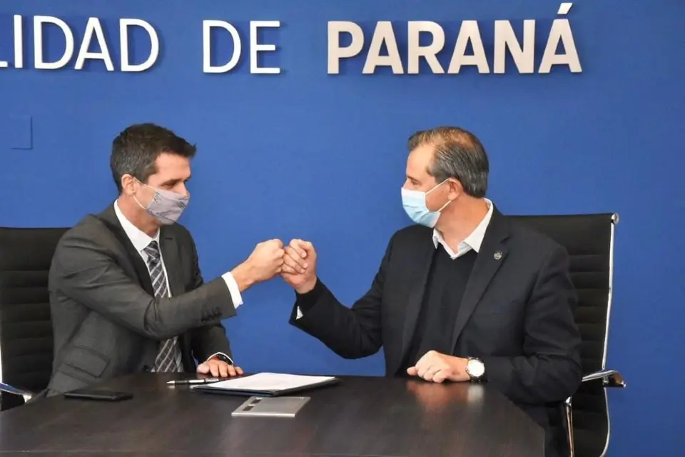Apoyo virtual de Bahl a Cresto