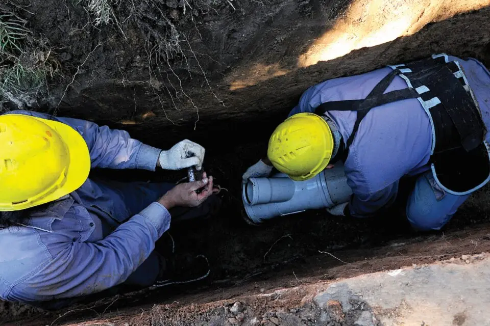 Completarán las redes de agua y cloacas en Piedras Blancas