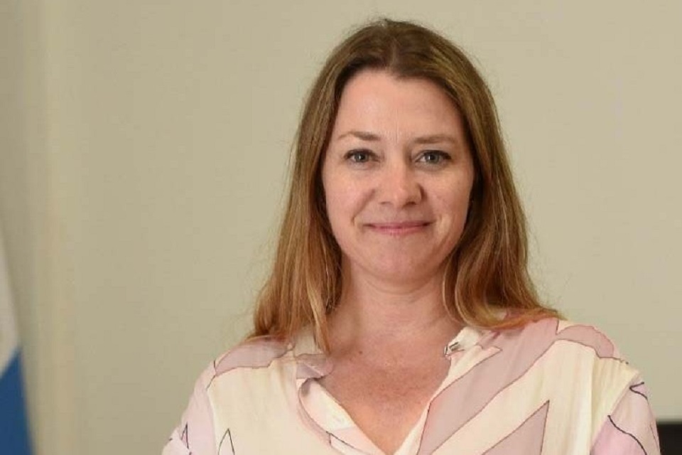 Una mujer para reemplazar a Castrillón