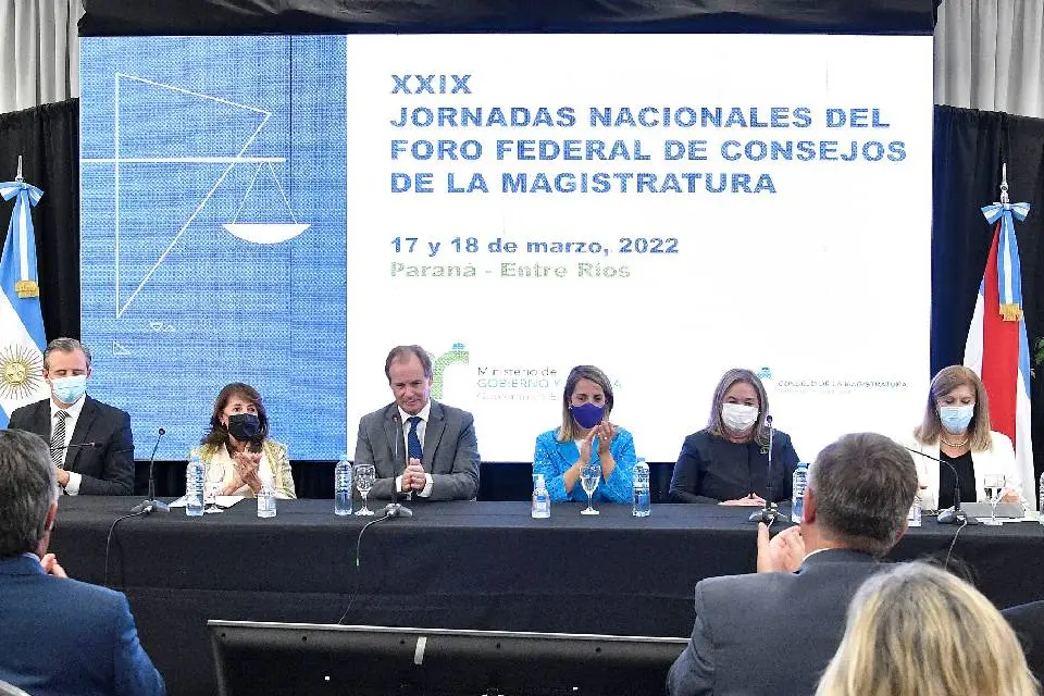 Bordet volvió a valorar la división de poderes