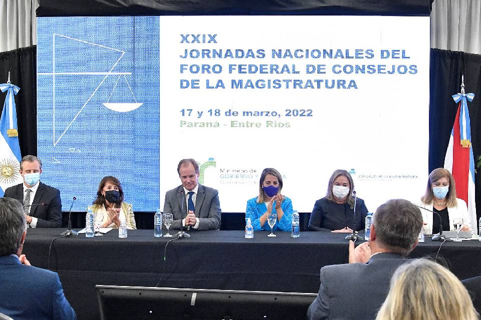 Bordet volvió a valorar la división de poderes