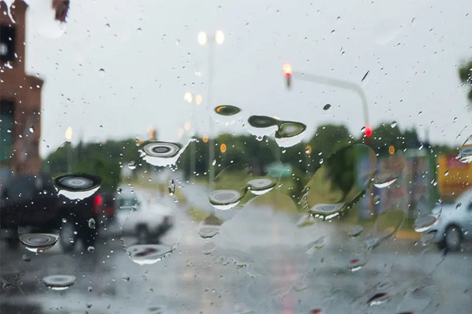 Asisten a cuatro localidades afectadas por las tormentas