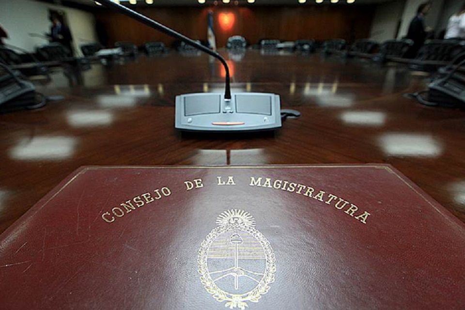 Repudio opositor ante la movida del Frente de Todos