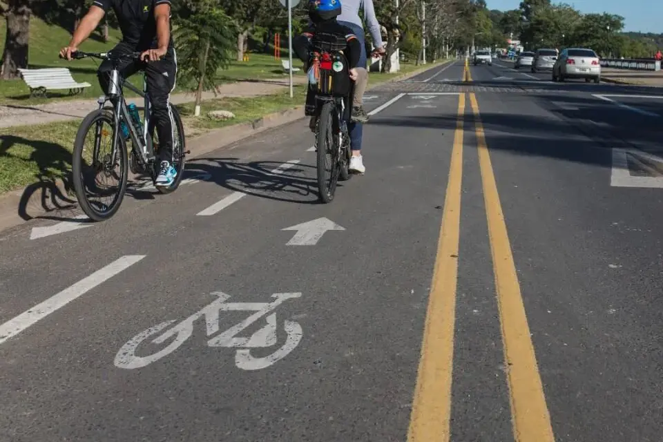 Quieren que se pueda estacionar en la bicisenda
