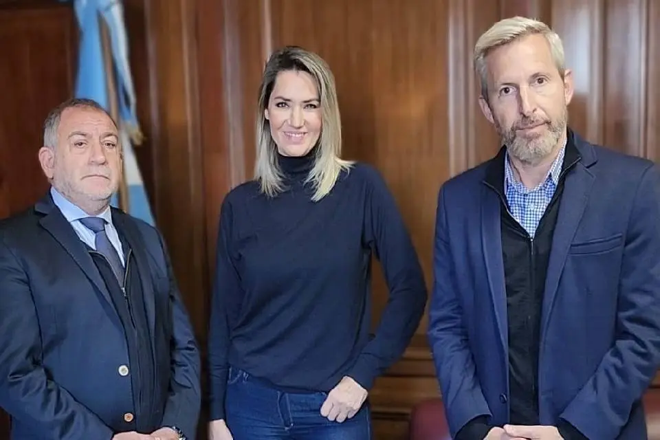 Los que aspiran gobernarla se muestran juntos