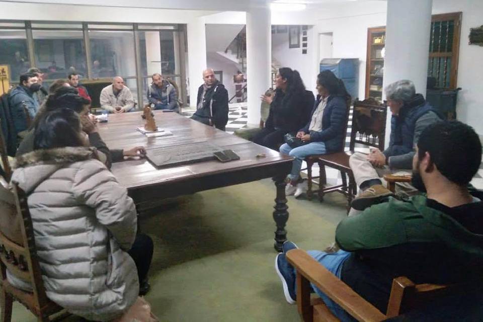 Etchevehere quiere pegarse a Milei