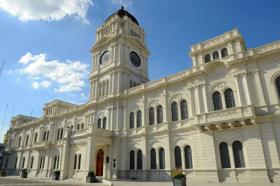 La provincia le puso fecha al aumento para estatales