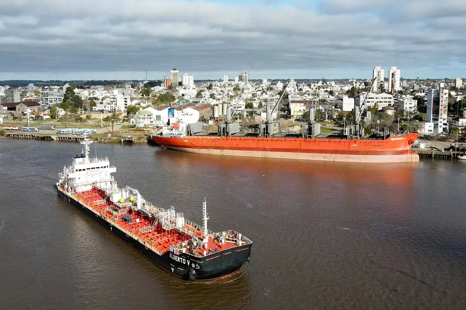 Millonaria licitación para el dragado en el río Uruguay