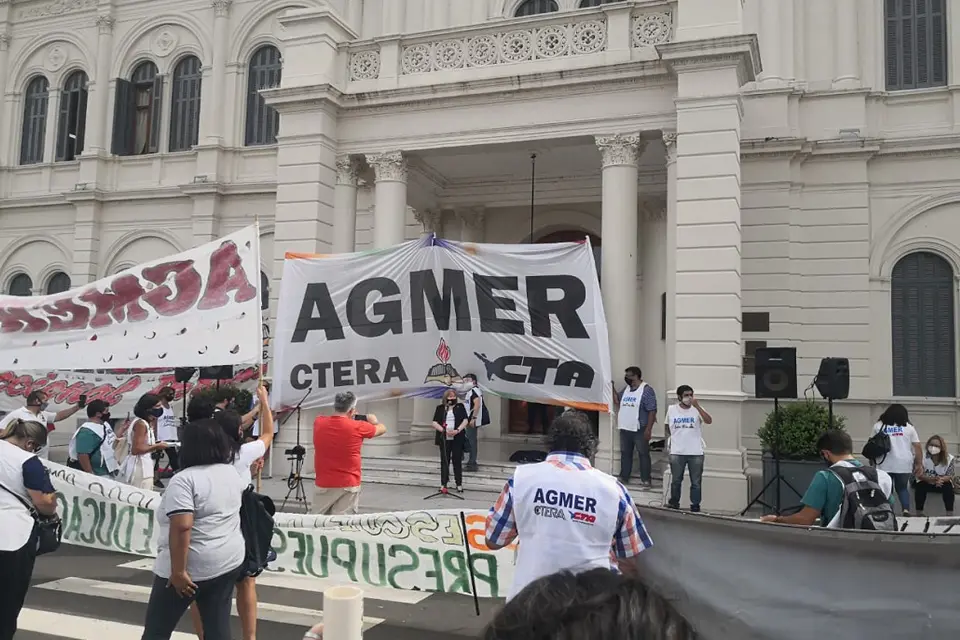 Tras los fuertes cruces se reabre el diálogo