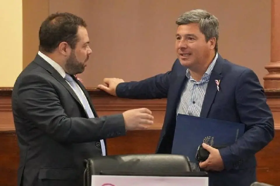 Diputado del PJ se muestra cerca de Frigerio