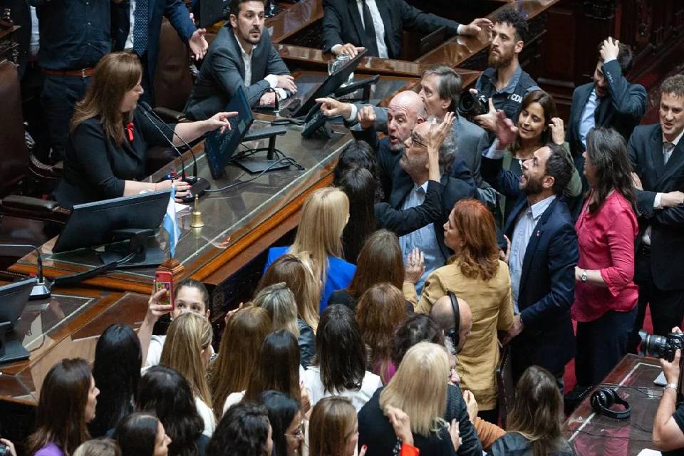 Escándalo en el recinto impidió la creación de la universidad Juan L. Ortiz