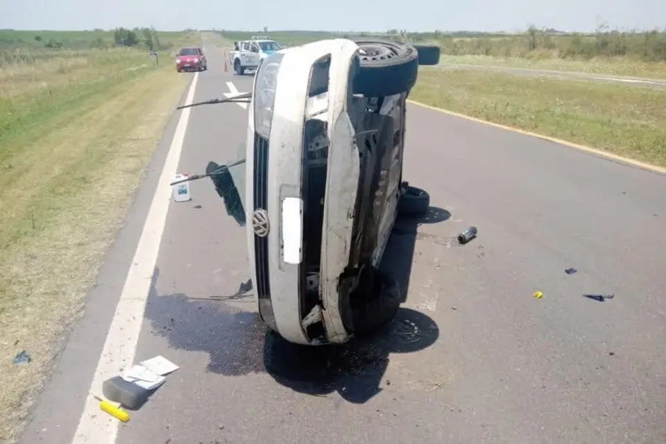 Funcionaria entrerriana volcó en Ruta 18