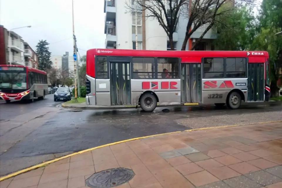Más complicaciones para los usuarios de colectivos en Paraná