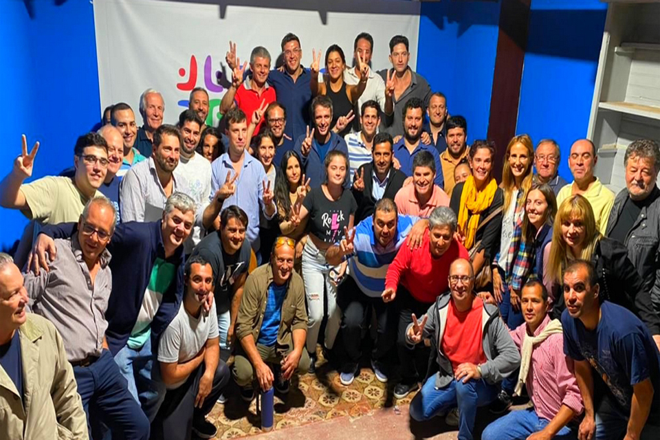 Cresto suma respaldo de la Costa del Uruguay