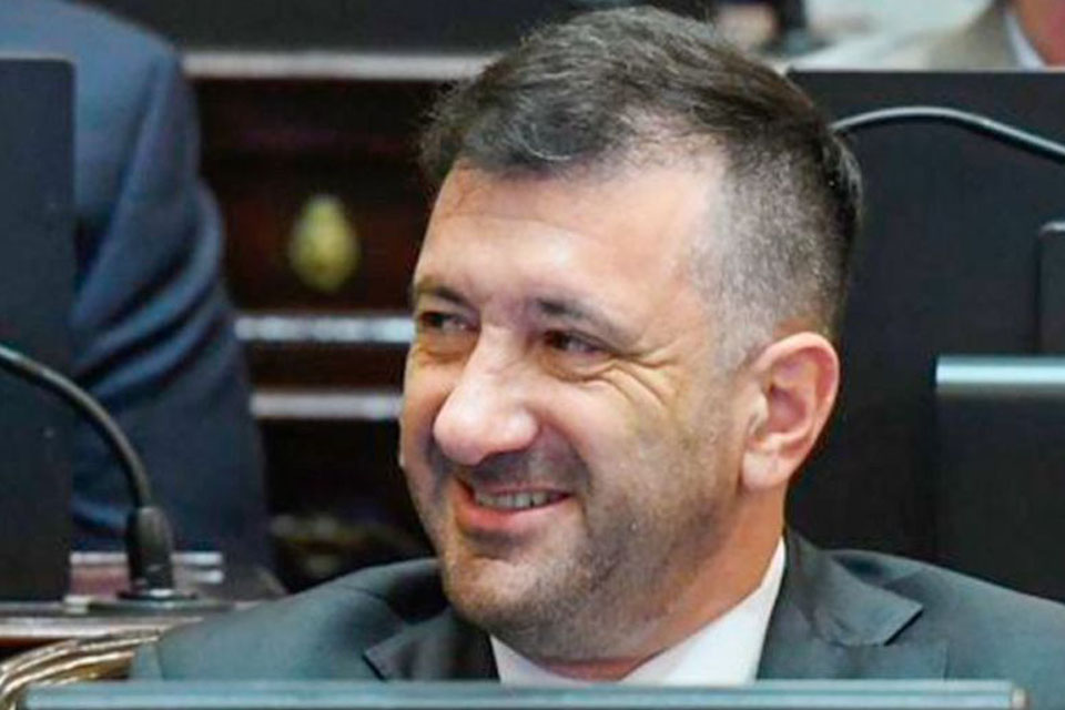 Kueider se distancia de UxP en el Senado
