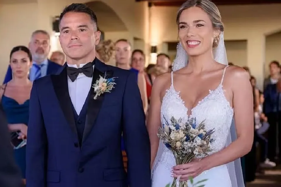 (En Entre Rios) Javier Saviola se casó con su novia de toda la vida y en la fiesta incluyó un guiño a la selección argentina